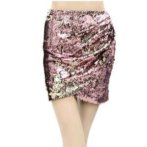 BRAND NEW w/ Tags - Forever 21 Pink Rose Gold Sequin Mini Skirt - Medium